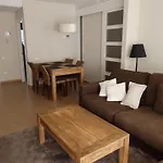 Apartment Retreat With Shared Pool *