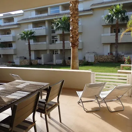 Apartamento Retreat With Shared Pool