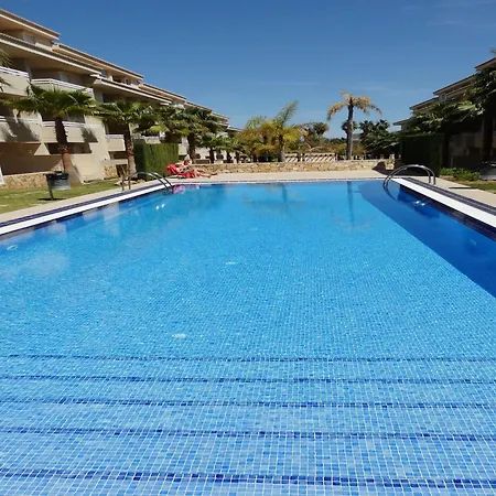 Daire Retreat With Shared Pool *